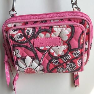 Small Vera Bradley crossbody purse.